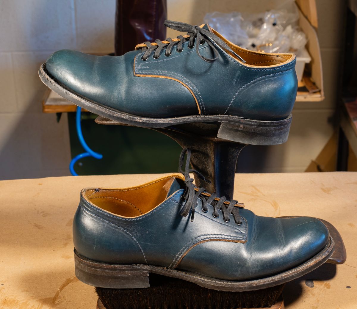 Photo by davecorey on April 2, 2026 of the Oldspeed MFG Shoe in Horween Navy Chromexcel Strips.