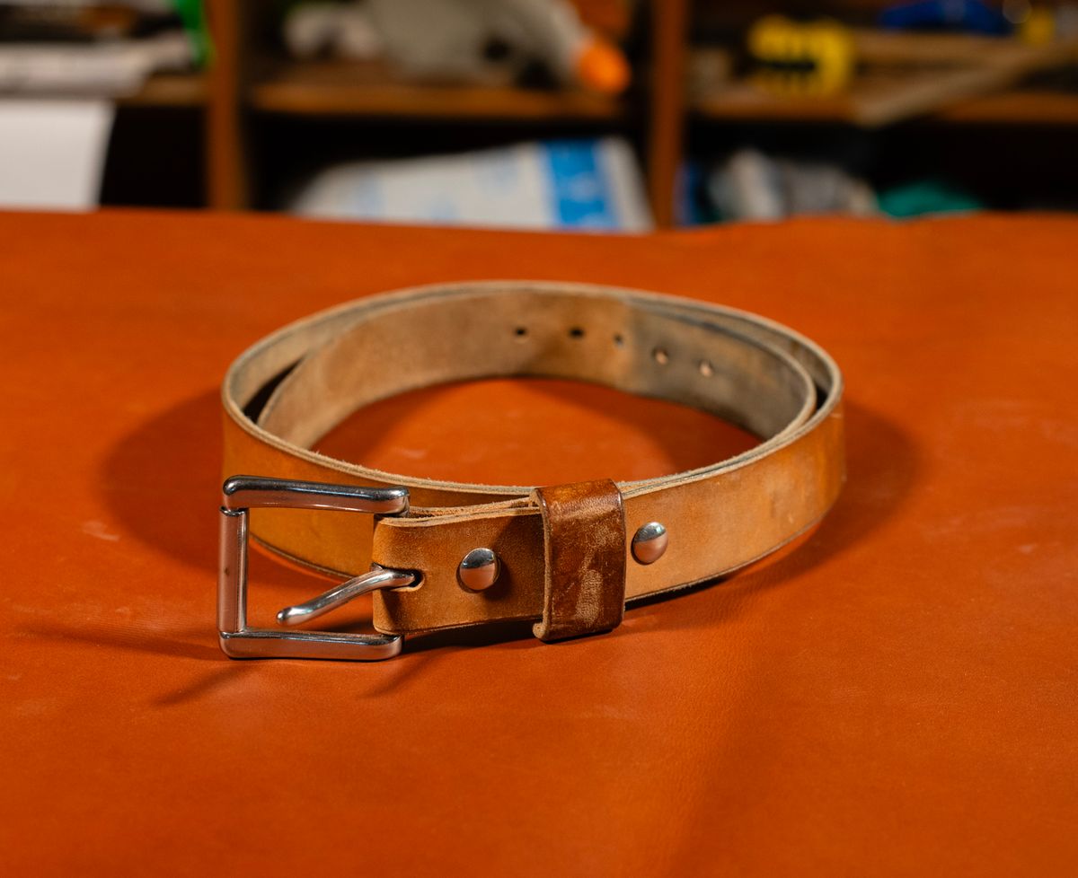 Photo by davecorey on April 25, 2025 of the Oldspeed 1 1/8” Belt in Horween Russet Horsehide Strips.