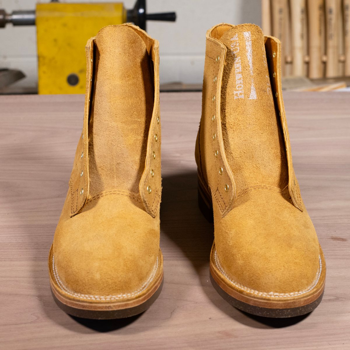 Photo by davecorey on October 4, 2024 of the Oldspeed Service Boot 6” in Horween Tan Latigo Rough Out.