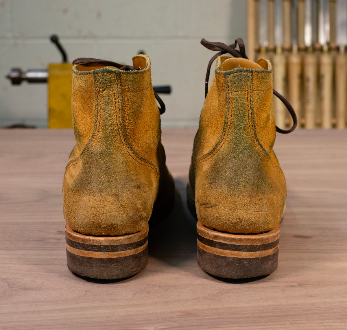 Photo by davecorey on November 2, 2024 of the Oldspeed Service Boot 6” in Horween Tan Latigo Rough Out.