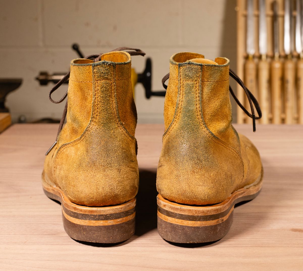Photo by davecorey on December 4, 2024 of the Oldspeed Service Boot 6” in Horween Tan Latigo Rough Out.