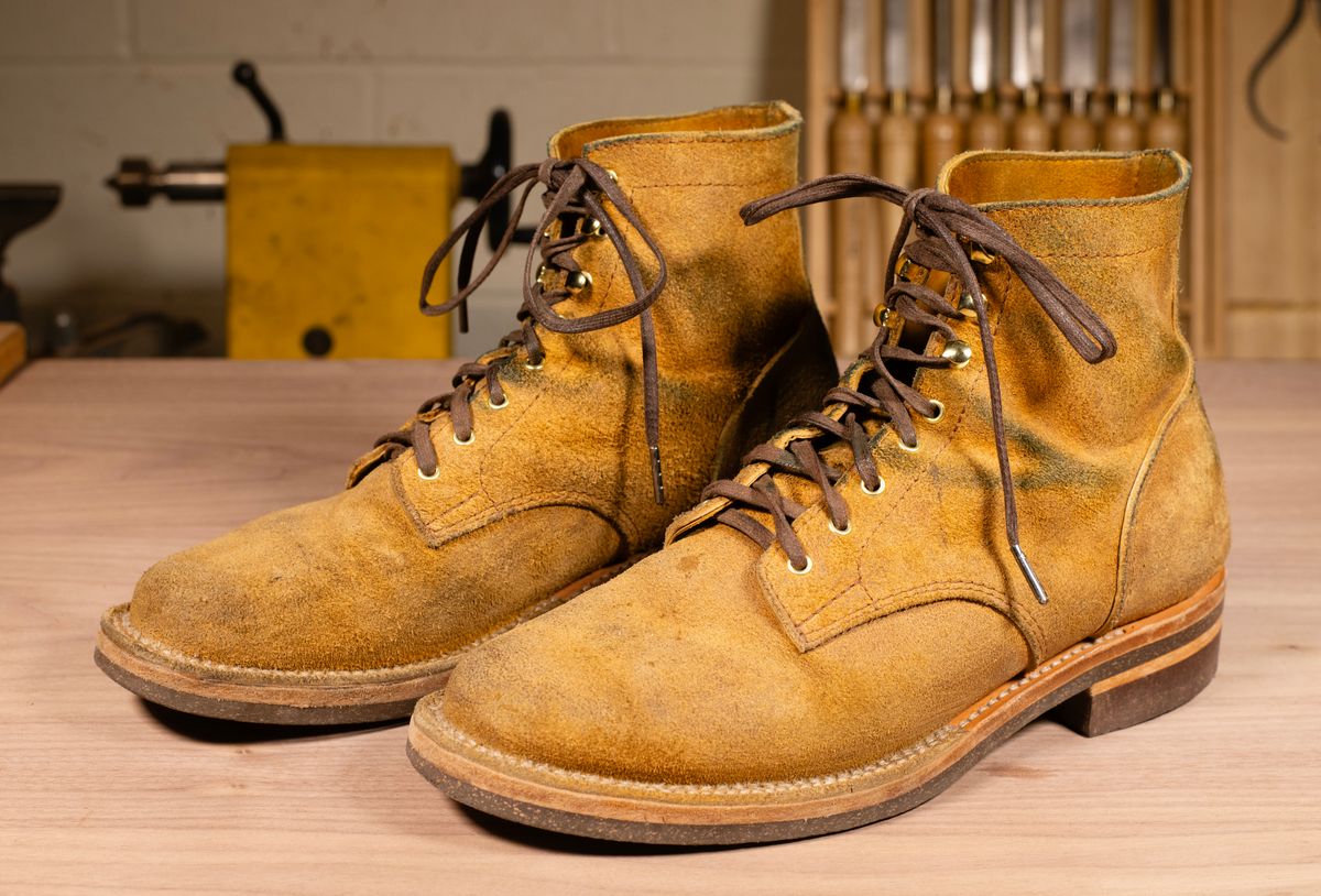 Photo by davecorey on December 4, 2024 of the Oldspeed Service Boot 6” in Horween Tan Latigo Rough Out.