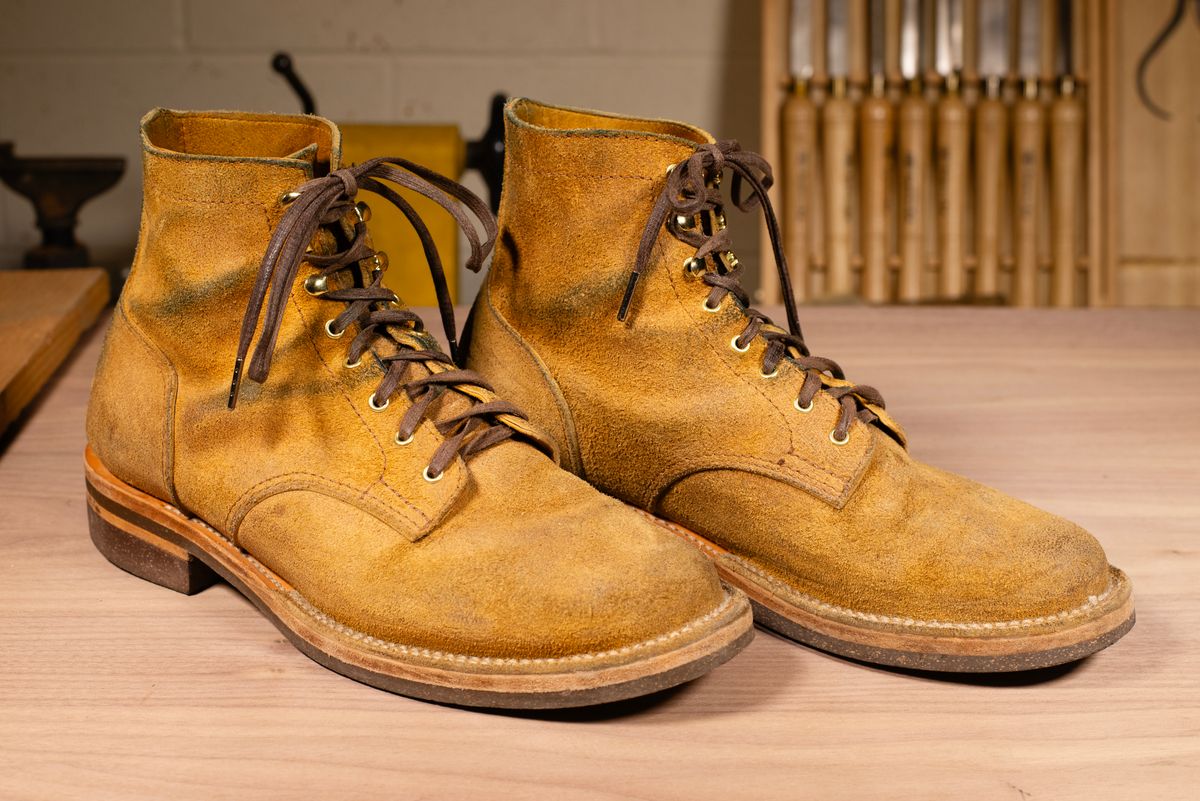 Photo by davecorey on December 4, 2024 of the Oldspeed Service Boot 6” in Horween Tan Latigo Rough Out.