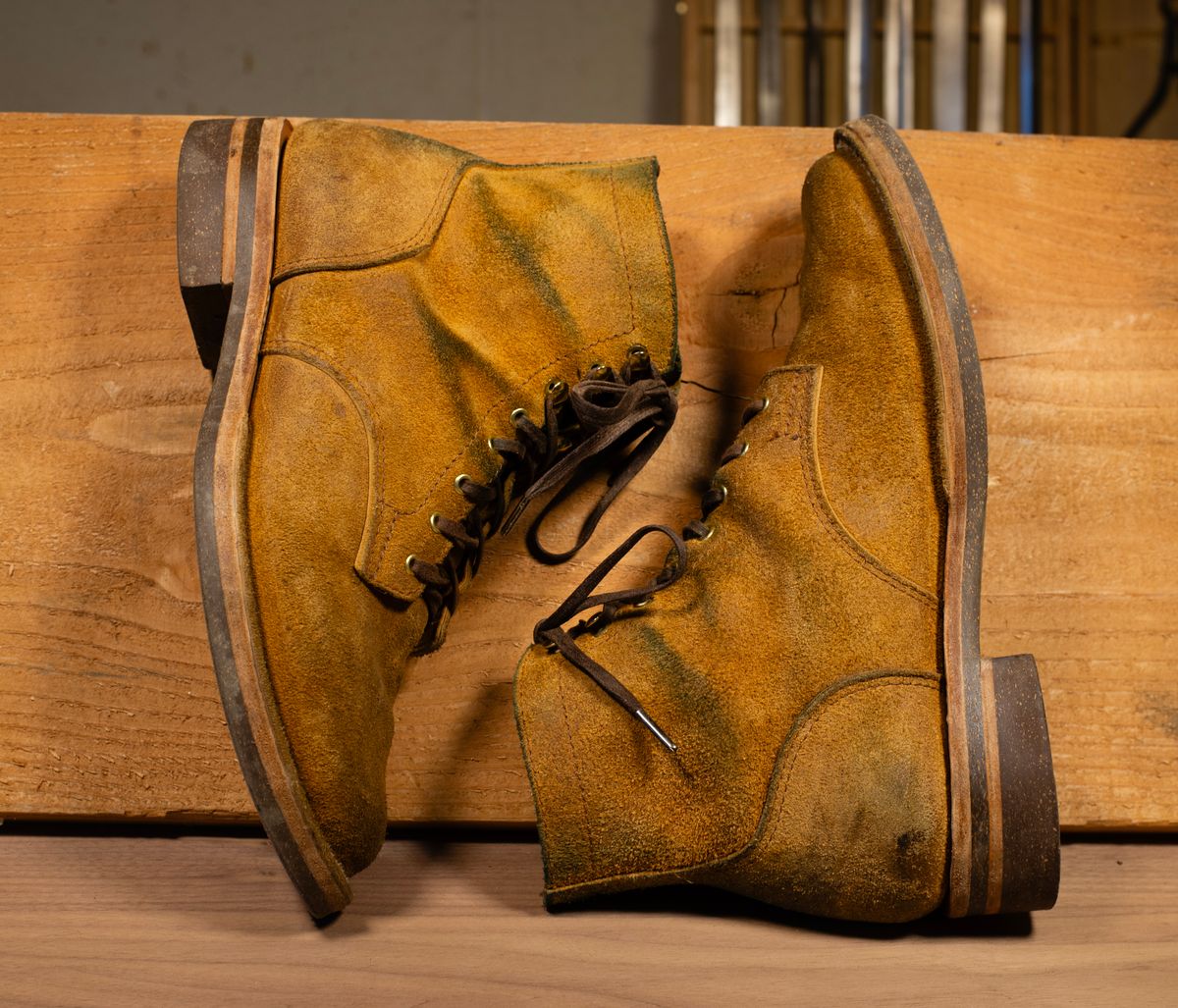 Photo by davecorey on January 4, 2025 of the Oldspeed Service Boot 6” in Horween Tan Latigo Rough Out.