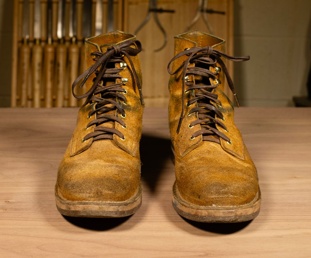 Photo by davecorey on February 4, 2025 of the Oldspeed Service Boot 6” in Horween Tan Latigo Rough Out.