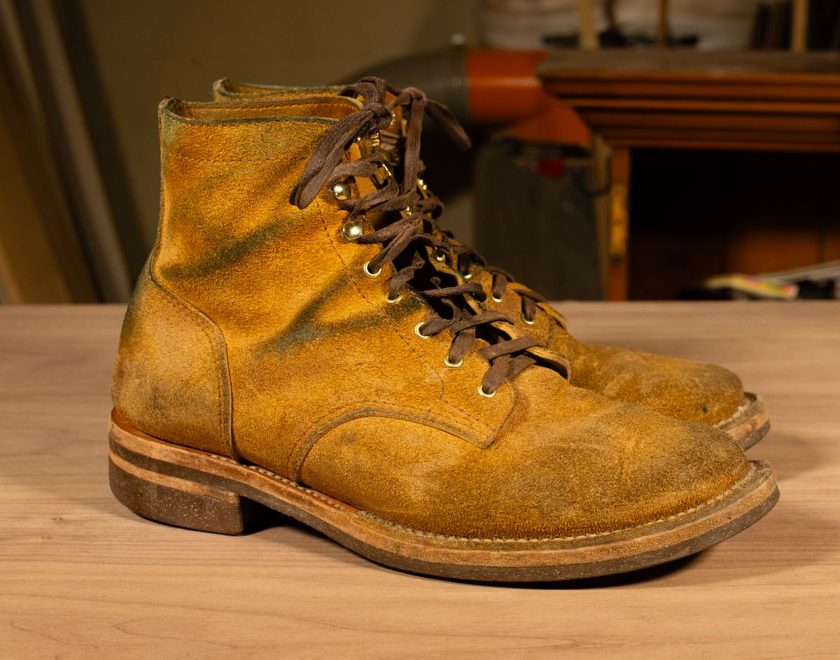 Photo by davecorey on March 6, 2025 of the Oldspeed Service Boot 6” in Horween Tan Latigo Rough Out.