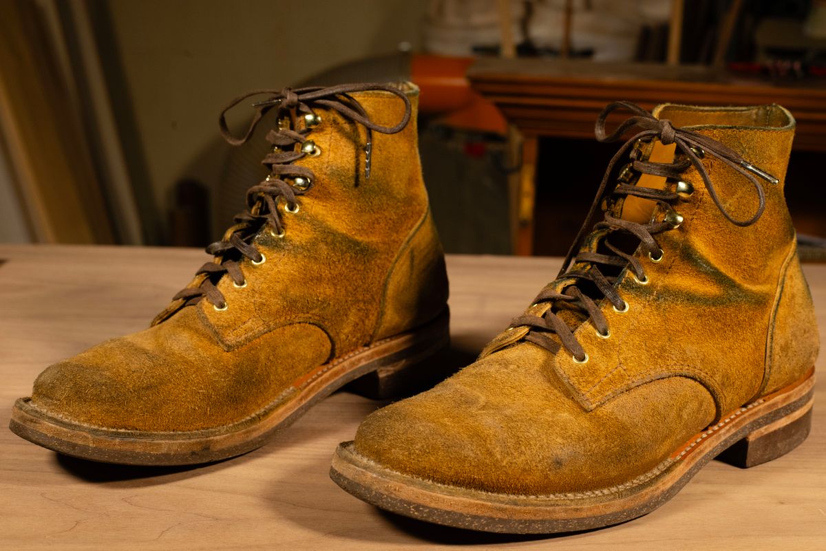 Photo by davecorey on March 6, 2025 of the Oldspeed Service Boot 6” in Horween Tan Latigo Rough Out.