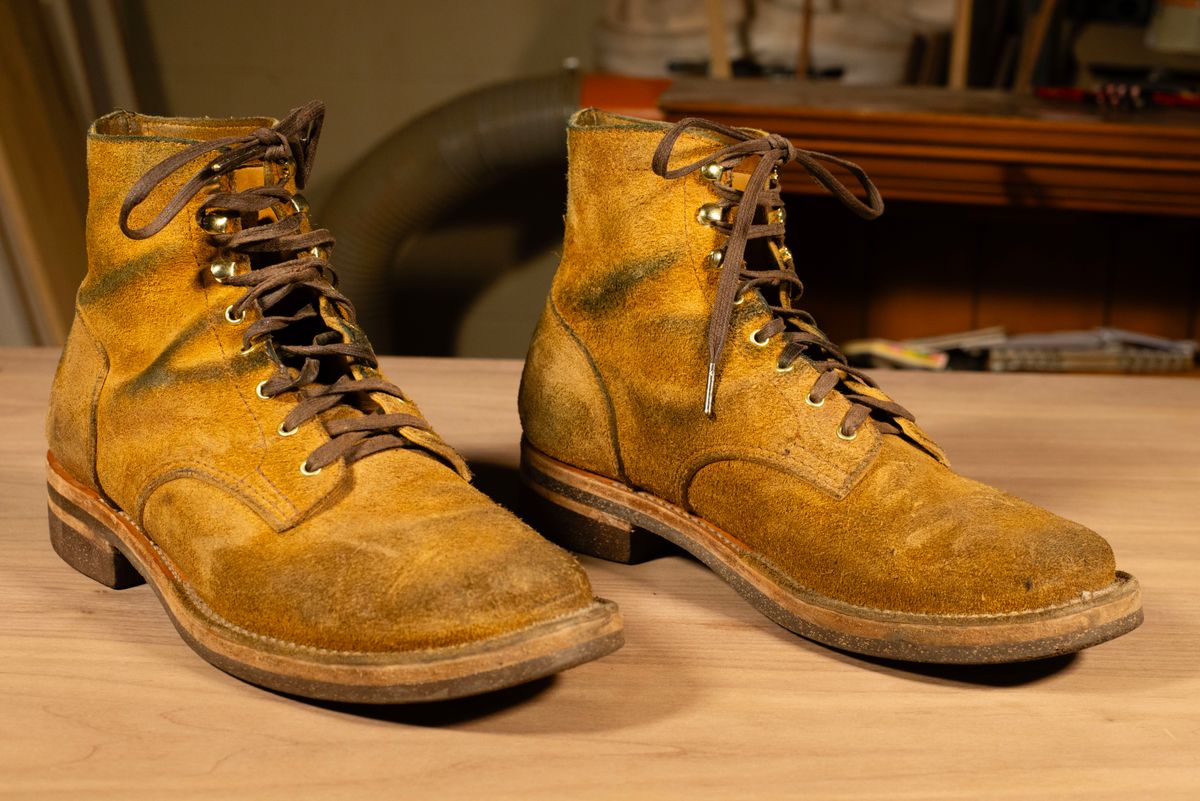 Photo by davecorey on March 6, 2025 of the Oldspeed Service Boot 6” in Horween Tan Latigo Rough Out.