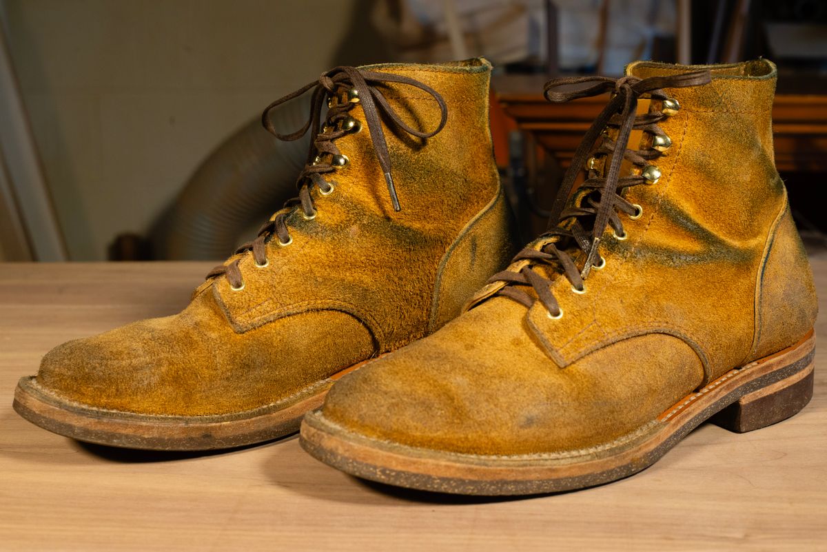 Photo by davecorey on April 3, 2025 of the Oldspeed Service Boot 6” in Horween Tan Latigo Rough Out.