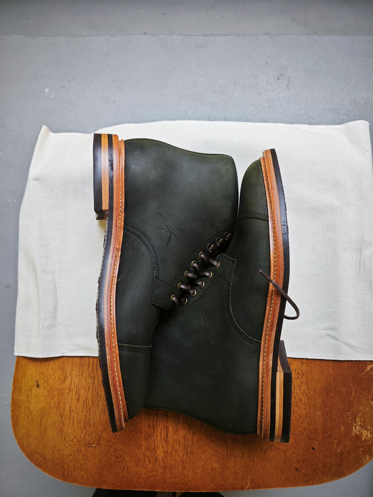 Photo by iMail on October 1, 2023 of the Grant Stone Cap Toe Boot in C.F. Stead Forest Kudu.