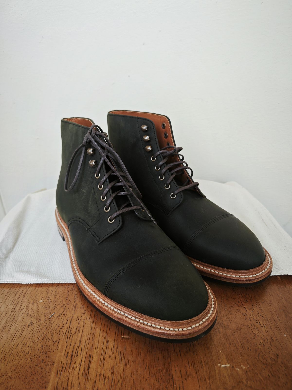 Photo by iMail on October 1, 2023 of the Grant Stone Cap Toe Boot in C.F. Stead Forest Kudu.