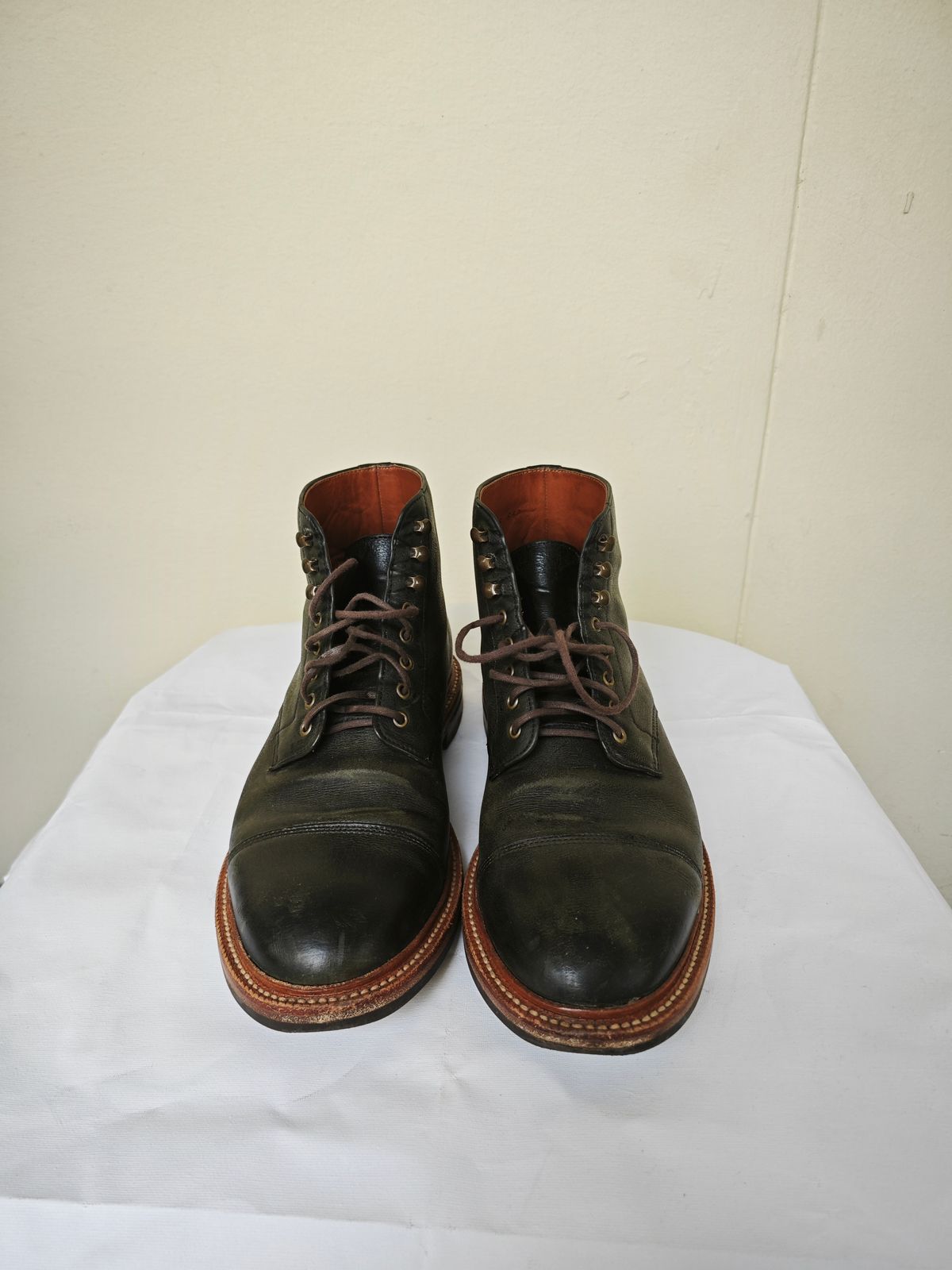 Photo by iMail on December 2, 2023 of the Grant Stone Cap Toe Boot in C.F. Stead Forest Kudu.