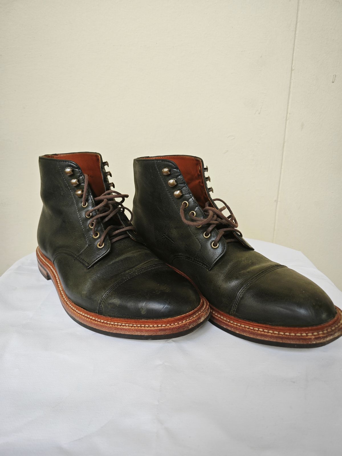 Photo by iMail on December 2, 2023 of the Grant Stone Cap Toe Boot in C.F. Stead Forest Kudu.