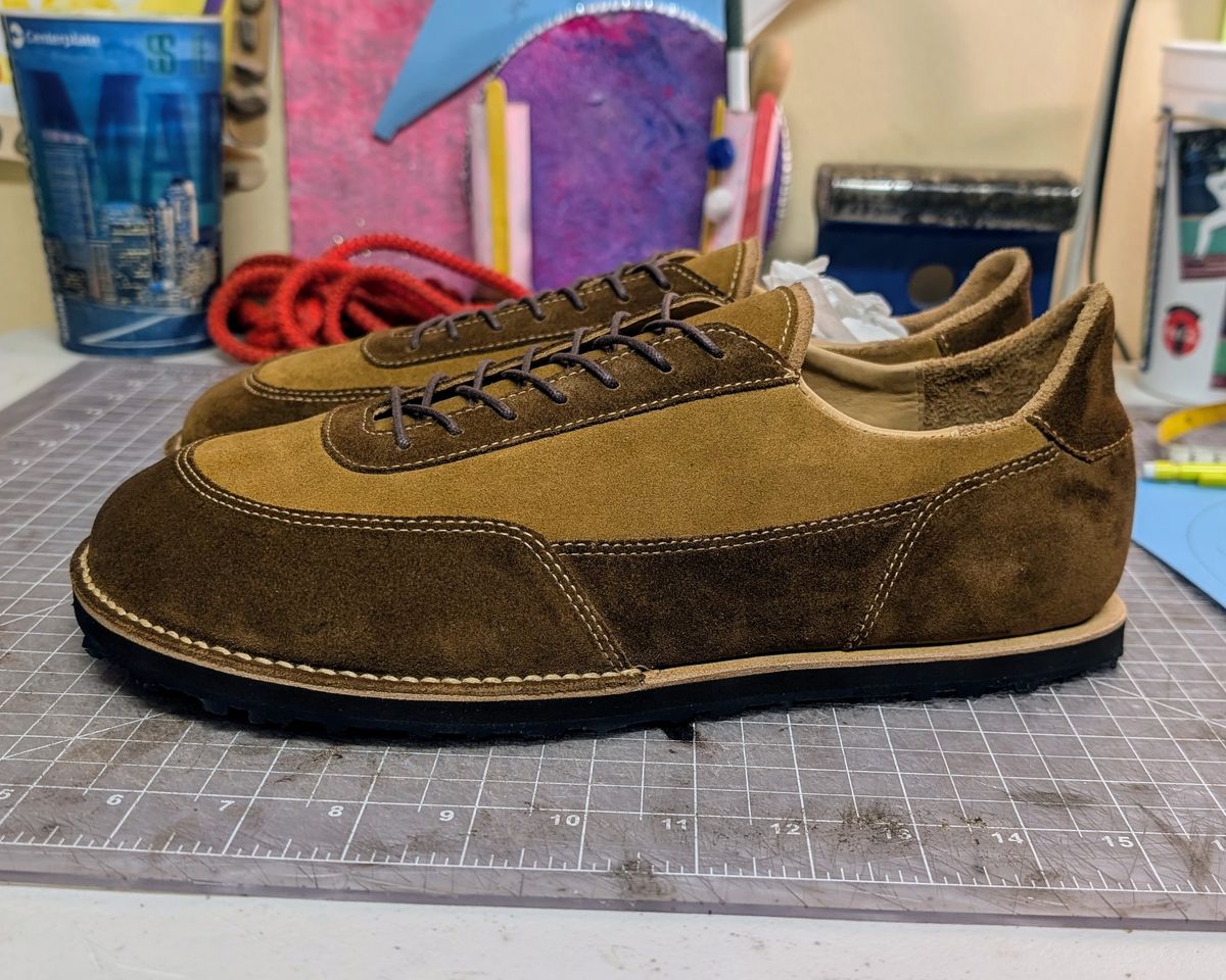 Photo by andrewturriff on November 6, 2024 of the Turriff Functional Footwear C-02 Anatomical Outdoor Shoe in Cf Stead Repello Calf Suede Mix (Autumn Gold, Cola).