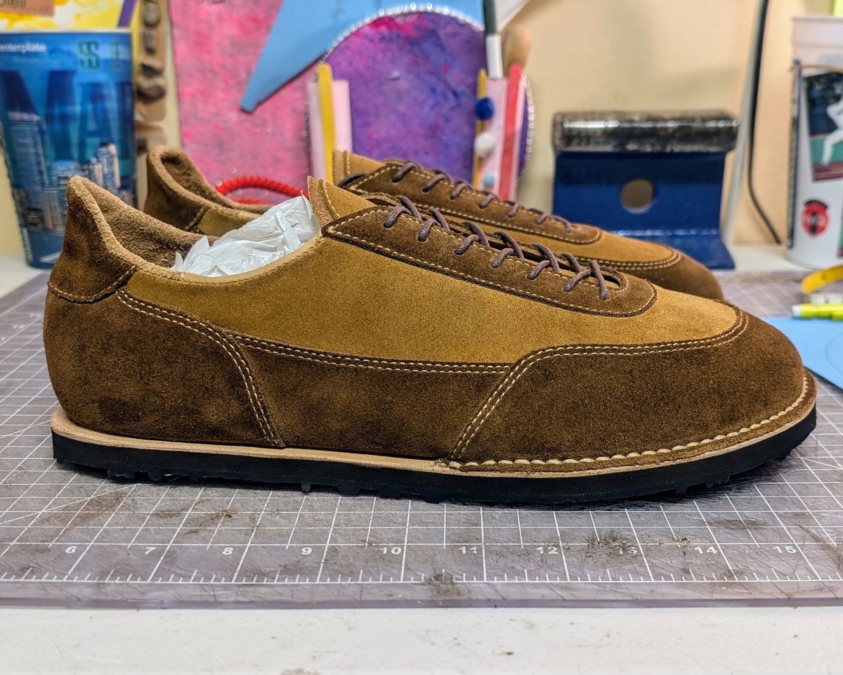 Photo by andrewturriff on November 6, 2024 of the Turriff Functional Footwear C-02 Anatomical Outdoor Shoe in Cf Stead Repello Calf Suede Mix (Autumn Gold, Cola).