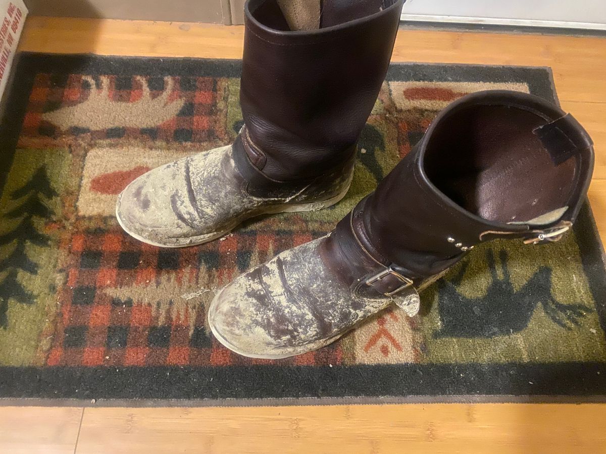 Photo by Epicarc on January 21, 2023 of the Red Wing Unlisted Model in S.B. Foot Briar Oil Slick.