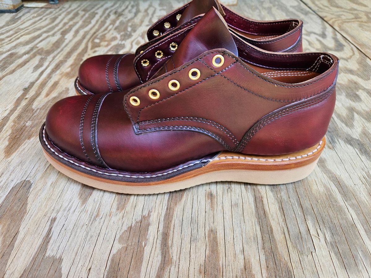 Photo by RaTiOnCrItOP on April 29, 2025 of the White's Oxford in Horween Burgundy Chromexcel Horsehide.