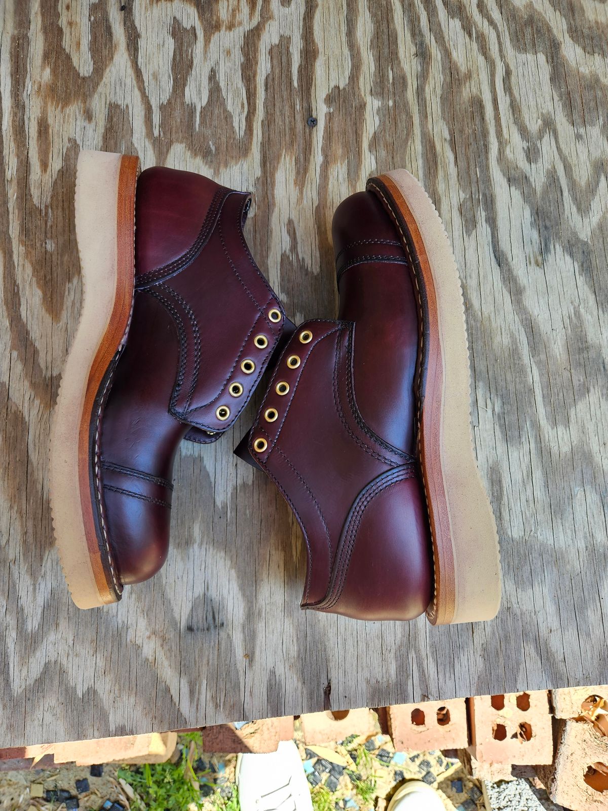 Photo by RaTiOnCrItOP on April 29, 2025 of the White's Oxford in Horween Burgundy Chromexcel Horsehide.