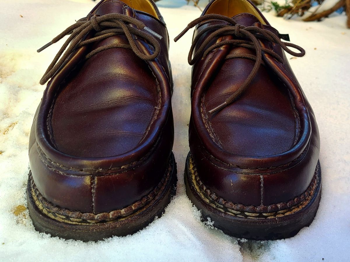 Photo by BudMutt on December 3, 2022 of the Paraboot Michael in Lisse Cafe.
