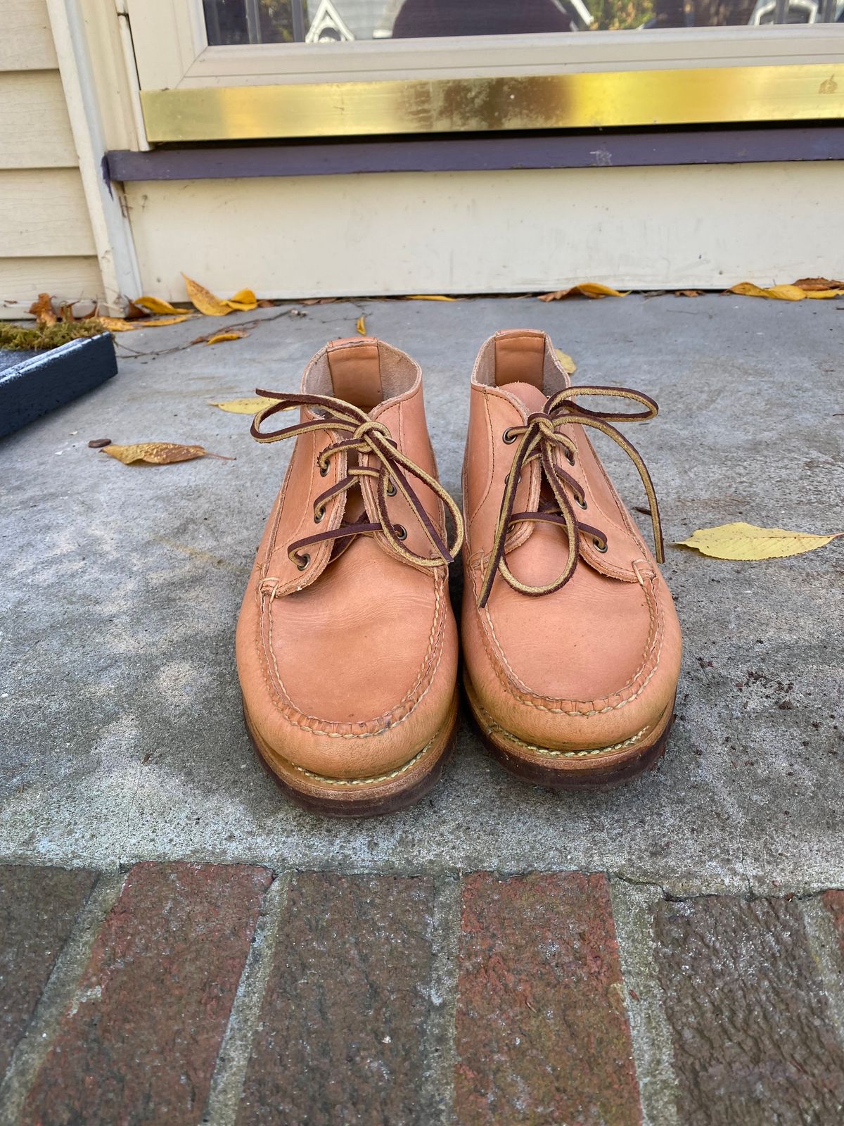 Photo by MaxPower on November 5, 2023 of the Rancourt & Co. Acadia Chukka Redux in Horween Natural Essex.
