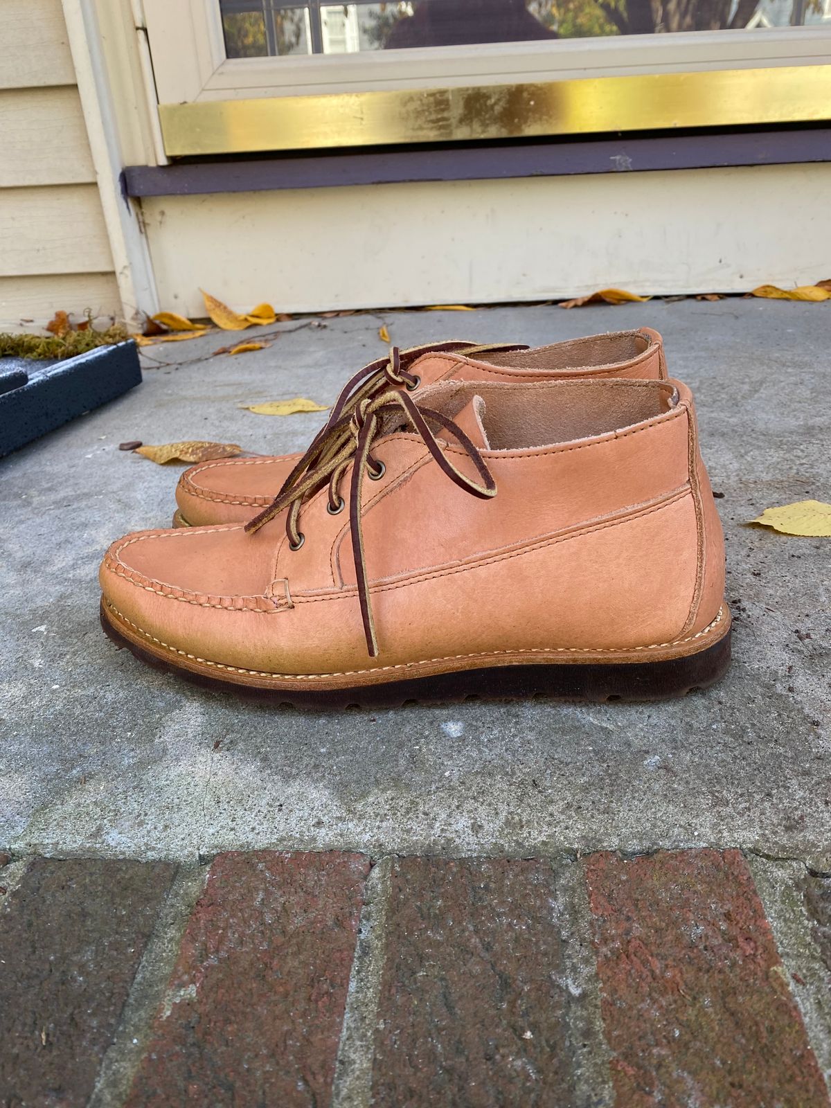 Photo by MaxPower on November 5, 2023 of the Rancourt & Co. Acadia Chukka Redux in Horween Natural Essex.