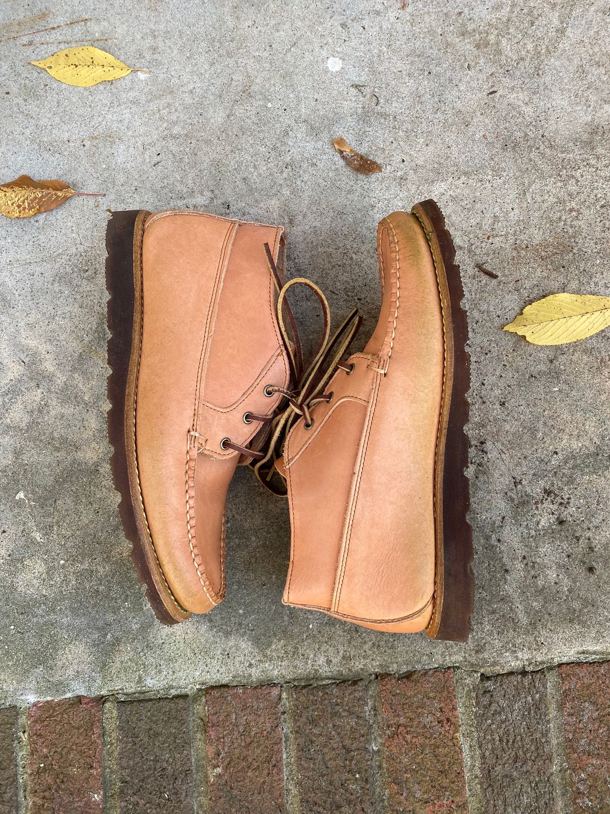 Photo by MaxPower on November 5, 2023 of the Rancourt & Co. Acadia Chukka Redux in Horween Natural Essex.