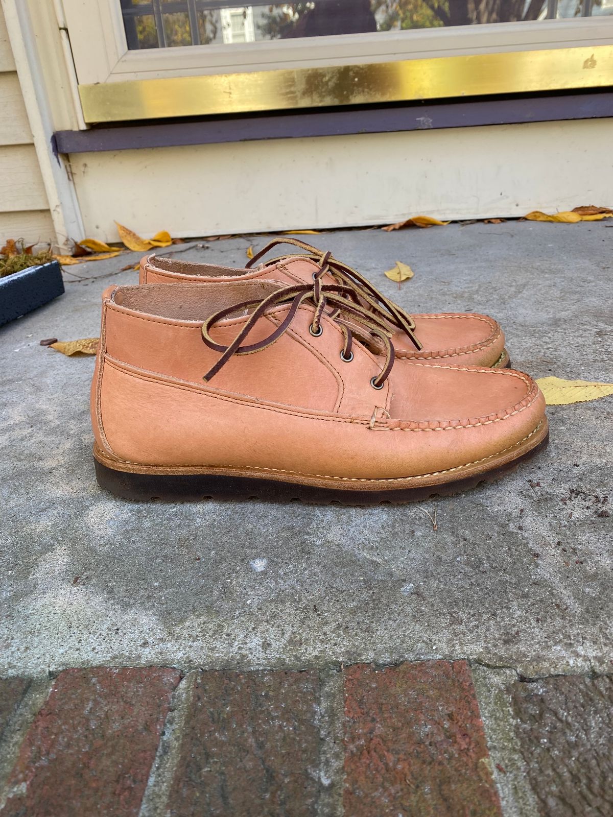 Photo by MaxPower on November 5, 2023 of the Rancourt & Co. Acadia Chukka Redux in Horween Natural Essex.