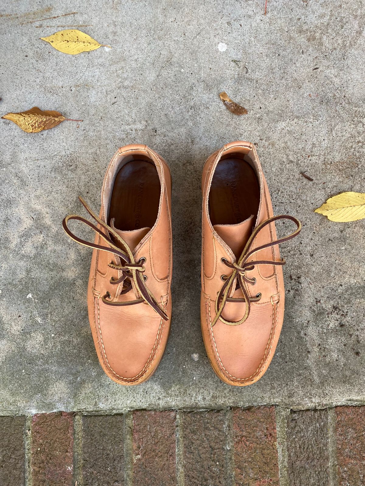 Photo by MaxPower on November 5, 2023 of the Rancourt & Co. Acadia Chukka Redux in Horween Natural Essex.