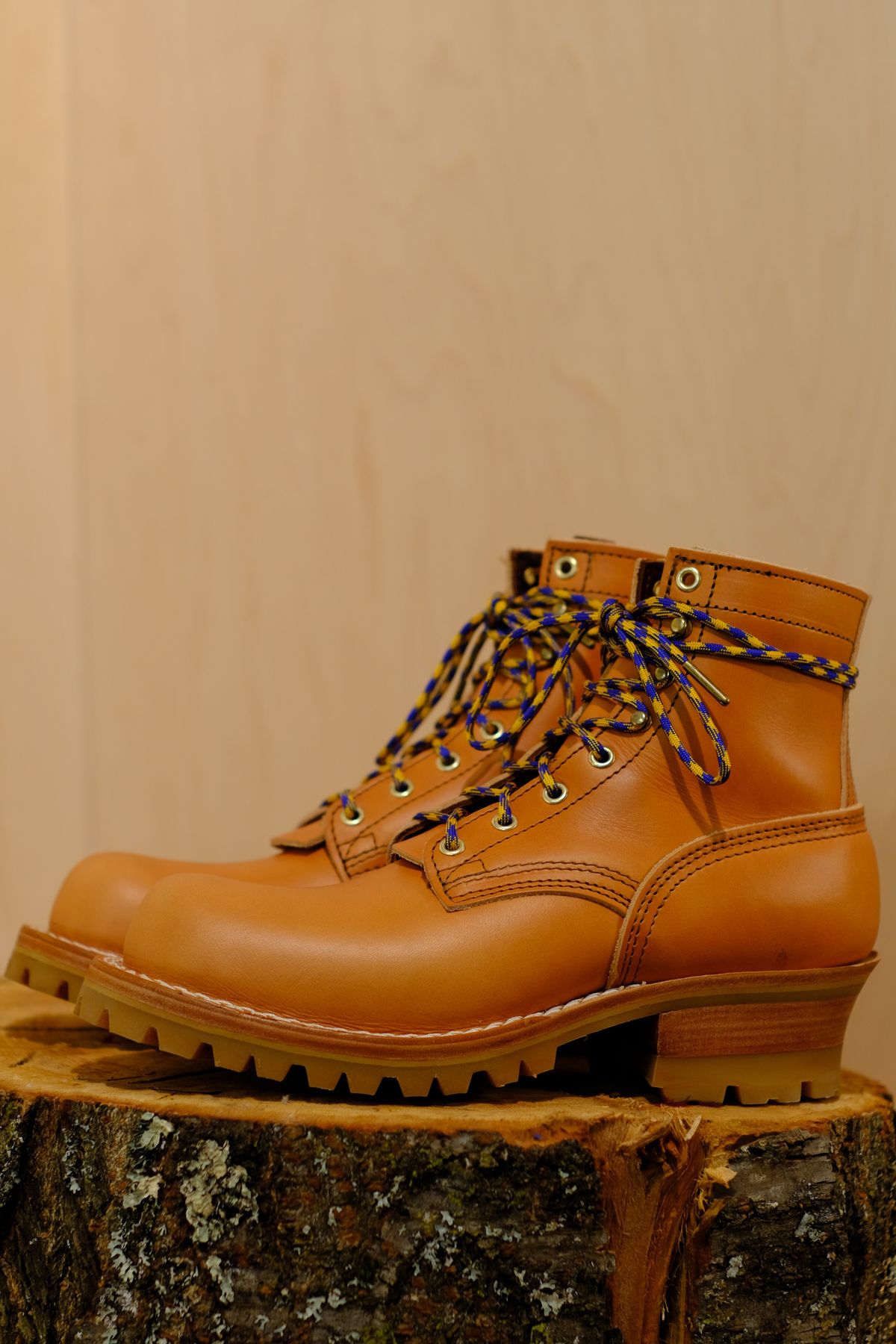 Photo by CanadIan on October 2, 2023 of the Nicks DomePro in Wickett & Craig Tan English Bridle.