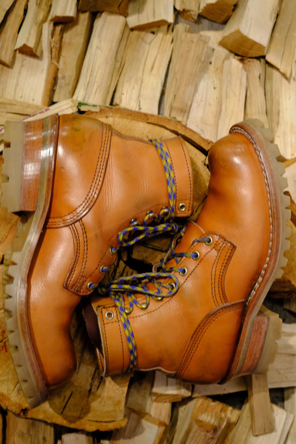 Photo by CanadIan on January 6, 2024 of the Nicks DomePro in Wickett & Craig Tan English Bridle.