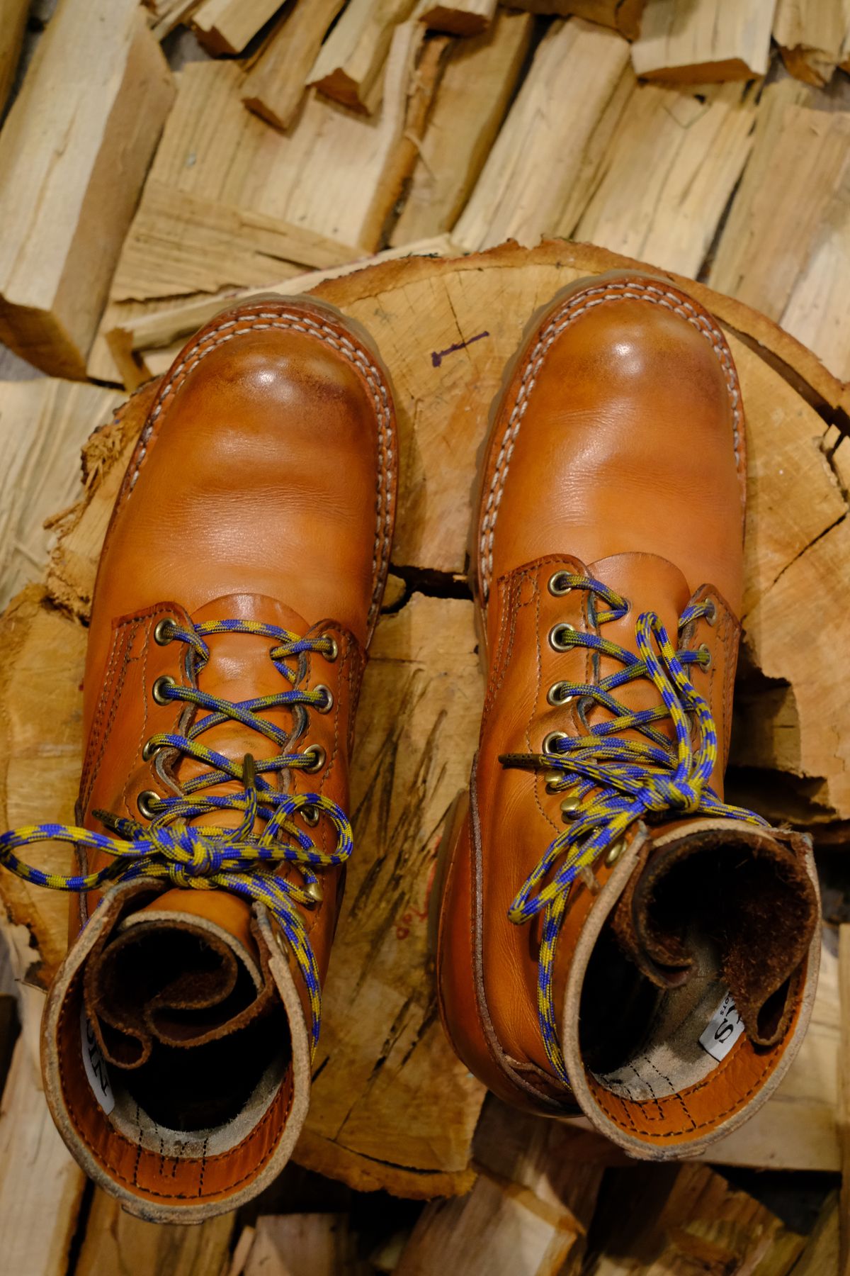 Photo by CanadIan on January 6, 2024 of the Nicks DomePro in Wickett & Craig Tan English Bridle.