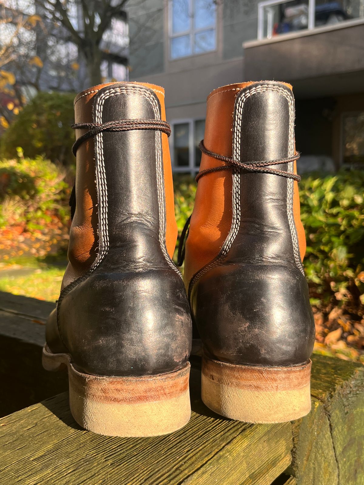 Photo by Momo on November 2, 2025 of the Akito Boondockers in Horween Black Chromexcel & Unknown Natural Veg Tan.