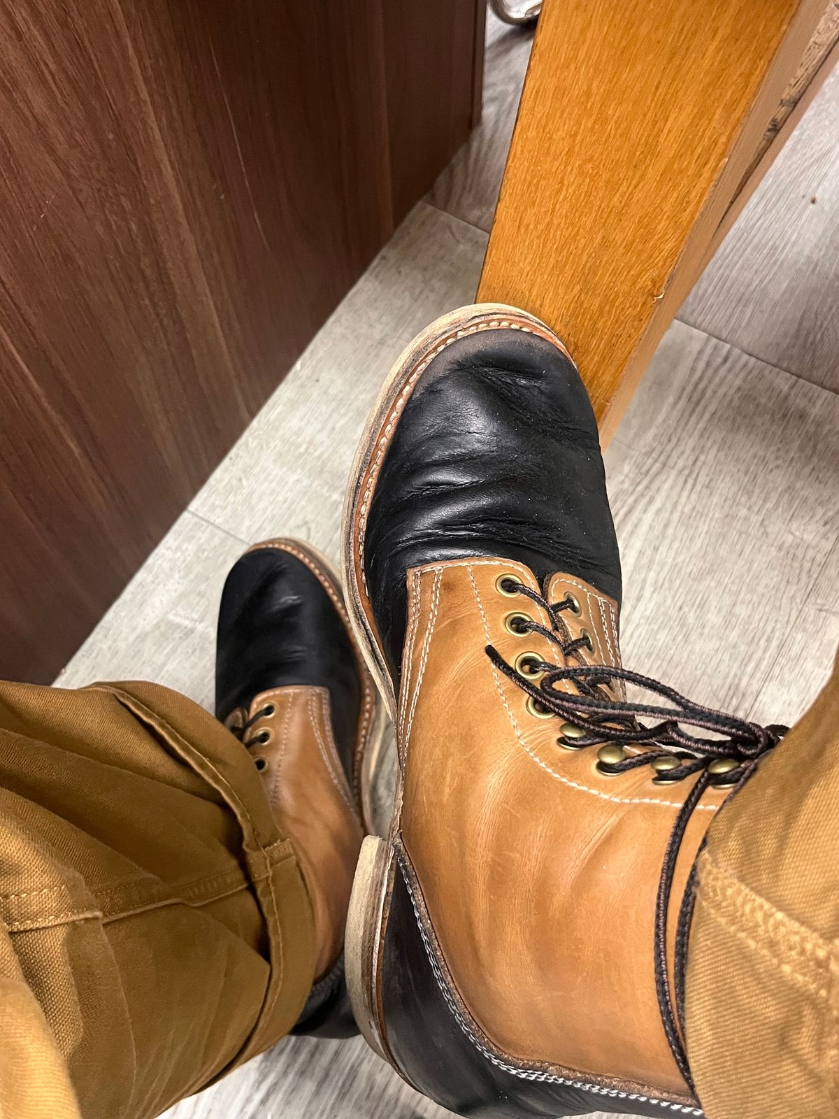 Photo by Momo on November 8, 2025 of the Akito Boondockers in Horween Black Chromexcel & Unknown Natural Veg Tan.