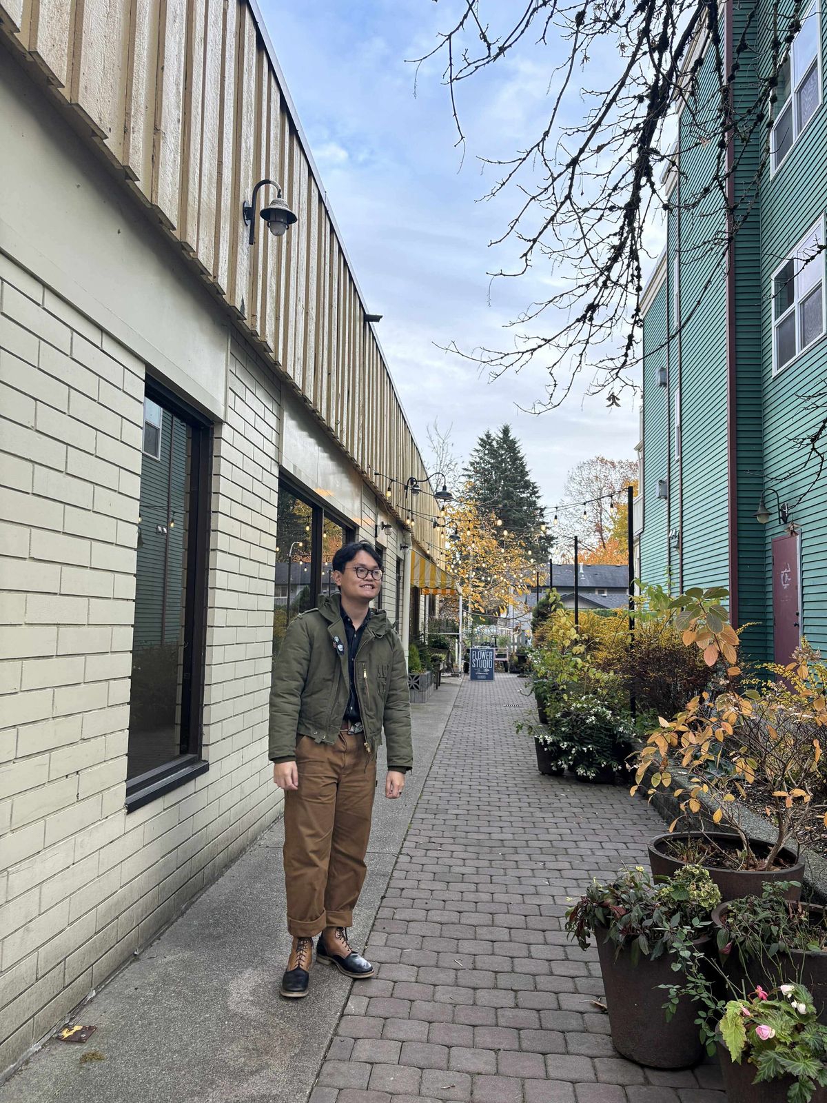 Photo by Momo on November 9, 2025 of the Akito Boondockers in Horween Black Chromexcel & Unknown Natural Veg Tan.