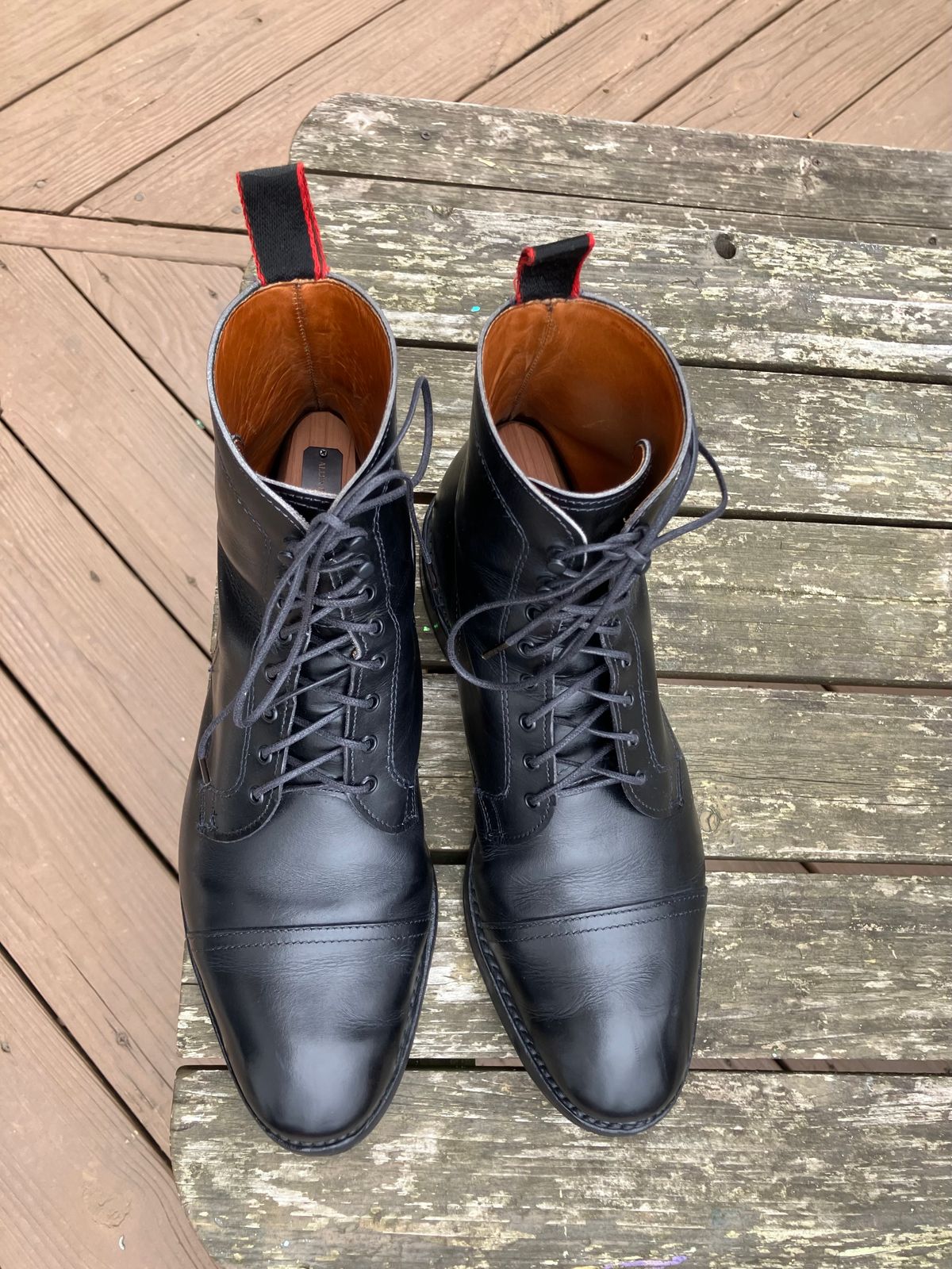 Photo by jbyer111 on February 22, 2025 of the Allen Edmonds First Avenue Cap Toe Boot in Black Calfskin.