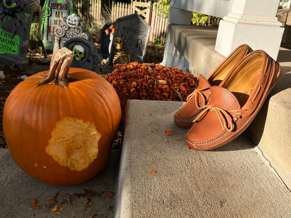 Photo by jbyer111 on October 21, 2024 of the Town View Ole Maine Comfort Classic Double Sole Moccasin in Unknown Top Grain Bullhide & Unknown Deerskin Lining.