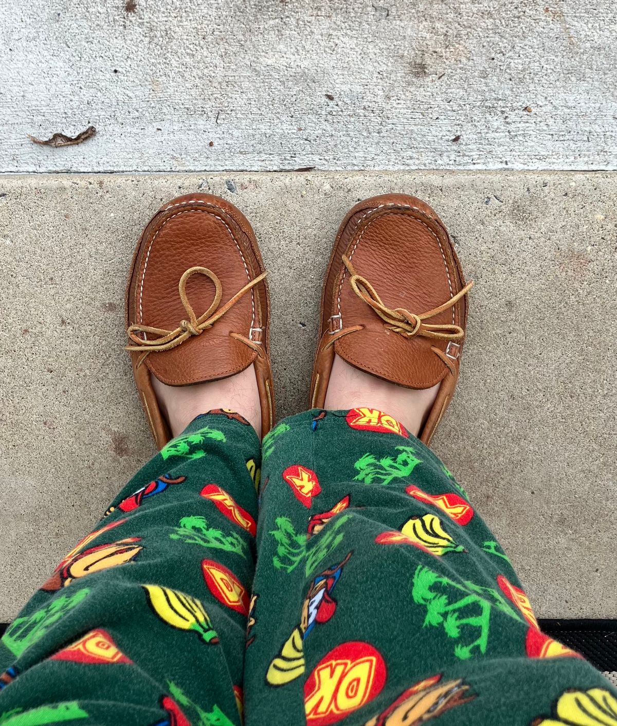 Photo by jbyer111 on January 7, 2024 of the Town View Ole Maine Comfort Classic Double Sole Moccasin in Unknown Top Grain Bullhide & Unknown Deerskin Lining.