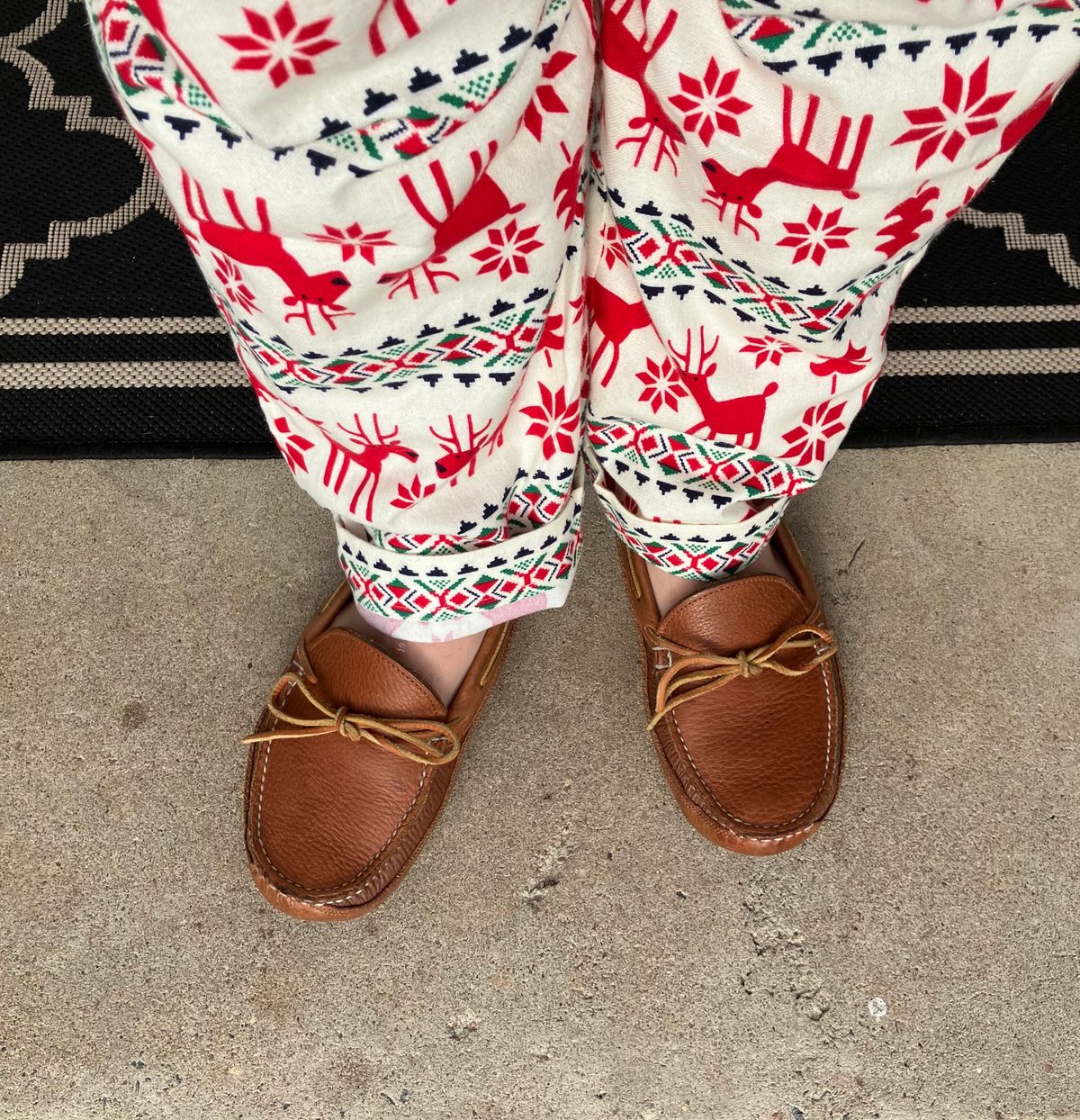 Photo by jbyer111 on December 25, 2023 of the Town View Ole Maine Comfort Classic Double Sole Moccasin in Unknown Top Grain Bullhide & Unknown Deerskin Lining.