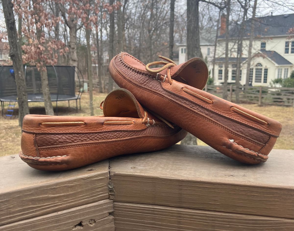 Photo by jbyer111 on December 31, 2025 of the Town View Ole Maine Comfort Classic Double Sole Moccasin in Unknown Top Grain Bullhide & Unknown Deerskin Lining.