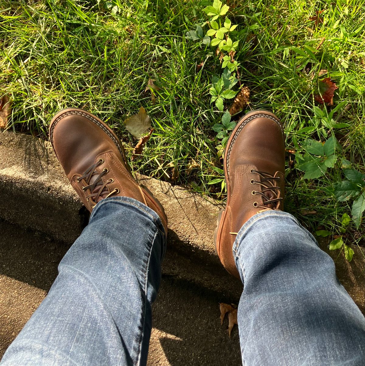 Photo by jbyer111 on August 14, 2023 of the Nicks Urban Logger in Horween Natural Waxed Flesh.