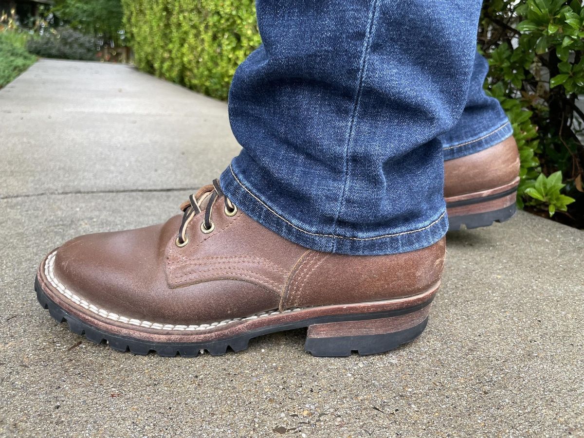 Photo by jbyer111 on June 23, 2023 of the Nicks Urban Logger in Horween Natural Waxed Flesh.