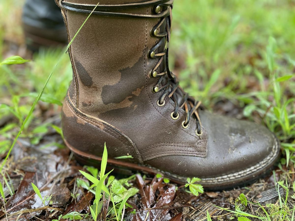 Photo by jbyer111 on April 29, 2023 of the Nicks Urban Logger in Horween Natural Waxed Flesh.