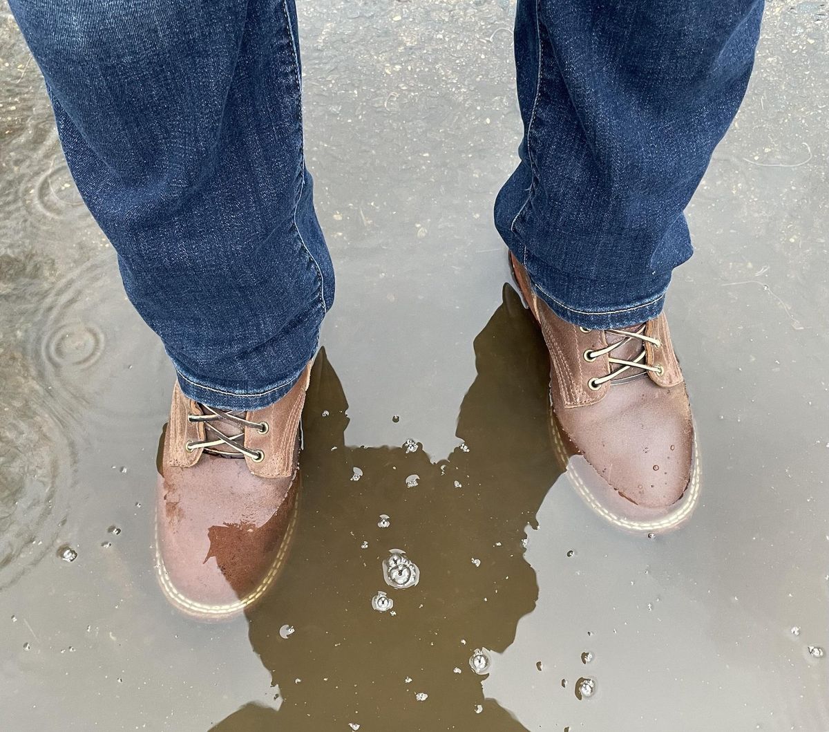 Photo by jbyer111 on February 9, 2023 of the Nicks Urban Logger in Horween Natural Waxed Flesh.