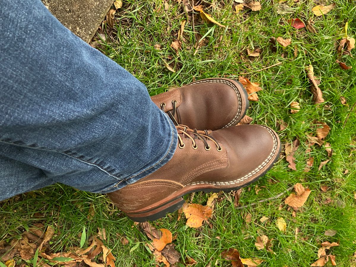 Photo by jbyer111 on October 18, 2023 of the Nicks Urban Logger in Horween Natural Waxed Flesh.