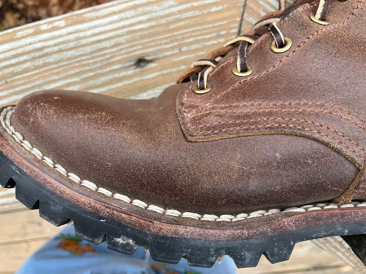 Photo by jbyer111 on December 17, 2023 of the Nicks Urban Logger in Horween Natural Waxed Flesh.