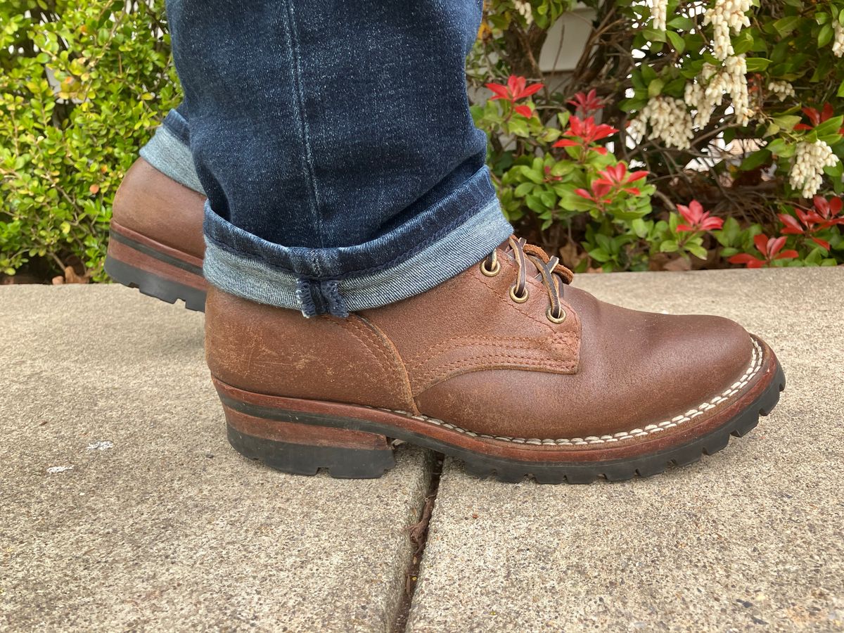 Photo by jbyer111 on April 11, 2024 of the Nicks Urban Logger in Horween Natural Waxed Flesh.