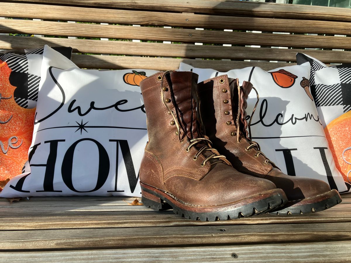 Photo by jbyer111 on October 7, 2024 of the Nicks Urban Logger in Horween Natural Waxed Flesh.