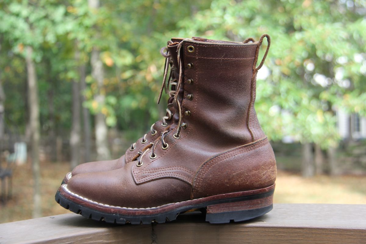 Photo by jbyer111 on October 1, 2025 of the Nicks Urban Logger in Horween Natural Waxed Flesh.