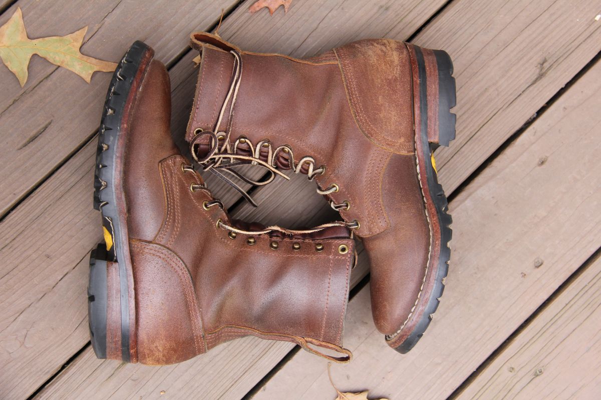 Photo by jbyer111 on October 1, 2025 of the Nicks Urban Logger in Horween Natural Waxed Flesh.