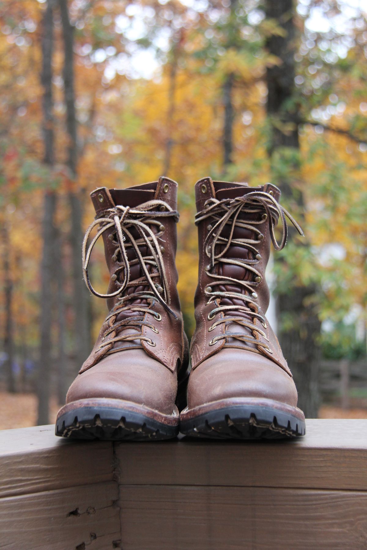 Photo by jbyer111 on November 3, 2025 of the Nicks Urban Logger in Horween Natural Waxed Flesh.